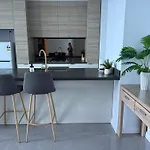 Surfers Paradise New Beachfront Apartments