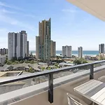 Spacious And Modern 2 Bedroom Apartment In Paradise