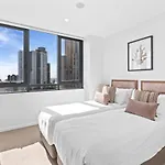 Spacious And Modern 2 Bedroom Apartment In Paradise