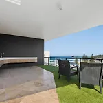 Modern Beachside Oasis 1Br Apartment Free Wi-Fi