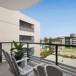 Modern Beachside Oasis 1Br Apartment Free Wi-Fi