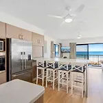 Palm Breeze - Hosted By Burleigh Letting