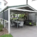 Cannes Court Apartments