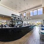 Studio With Ocean View In Mantra Hotel At Surfers Paradise L9