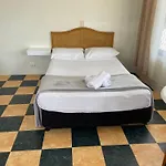 Queenslander Motel
