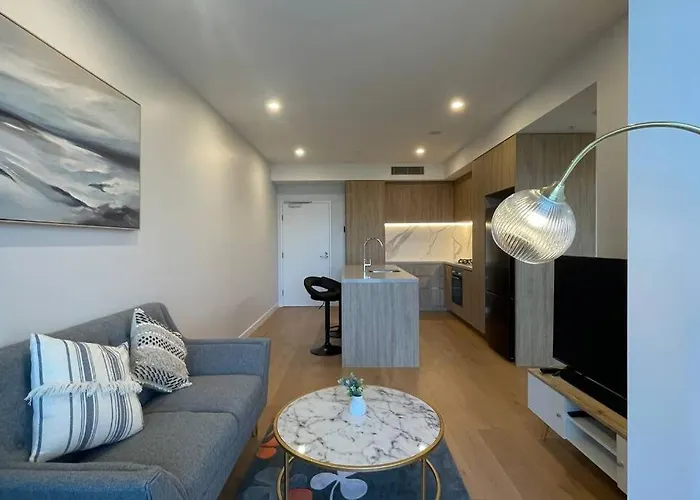 New Impressive 180° River View 1 Bed Apt With Pool 47F