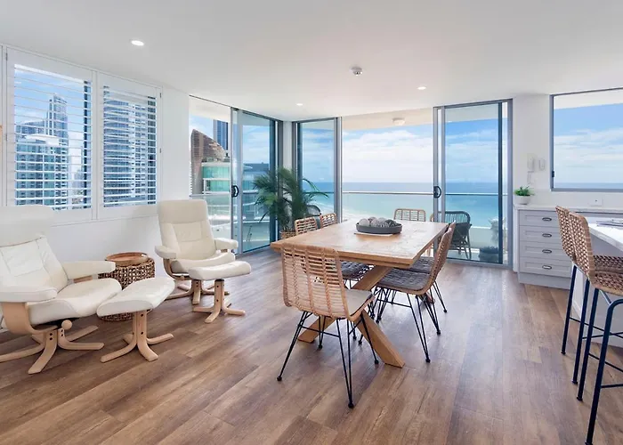Beachfront Surfers Paradise Berkeley By The Sea
