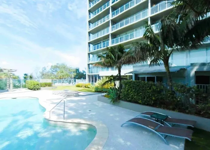 Absolute Beachfront Central Surfers Paradise