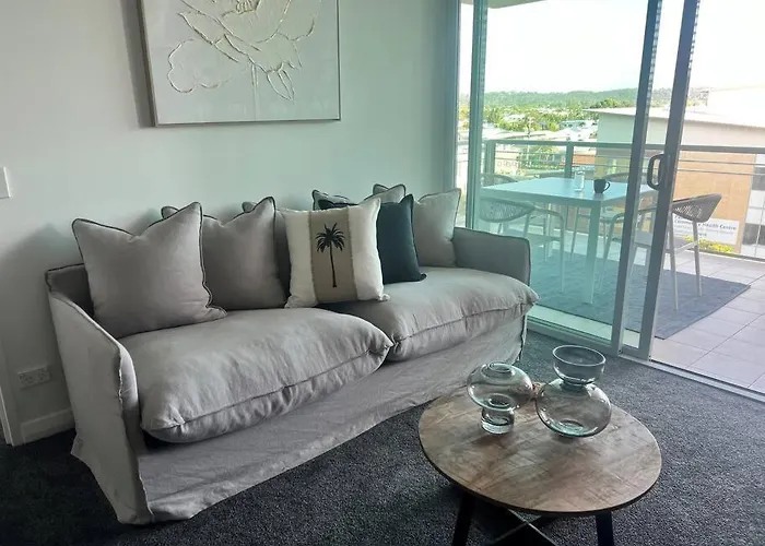 Pavillions - Hosted By Burleigh Letting