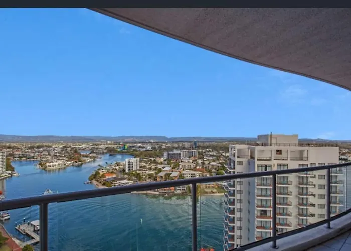 2 Bdrm Towers Of Chevron, 19Th Floor Amazing View