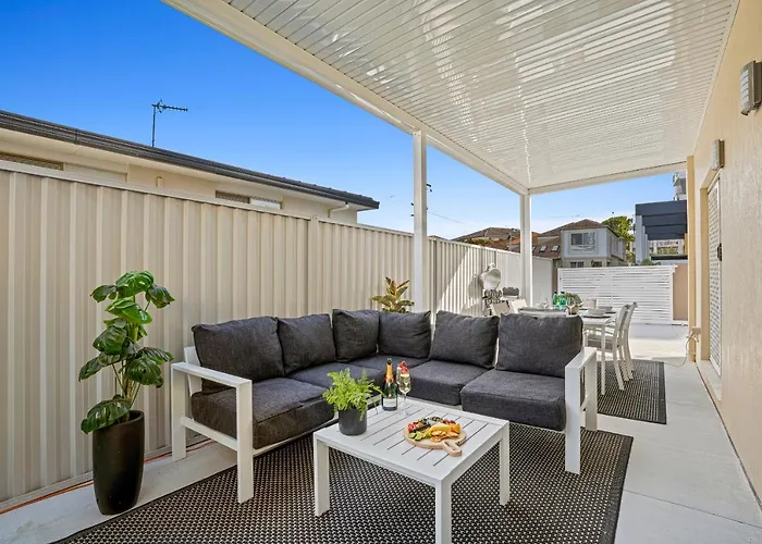 Coastal Central 3Bd Spa Surfersp