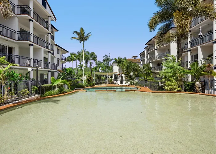 Coastal 1-Bed Apartment With Pool & Tennis Court