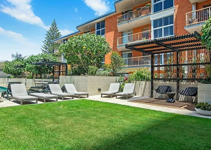 Burleigh Beach Escape With Stunning Sunset Views