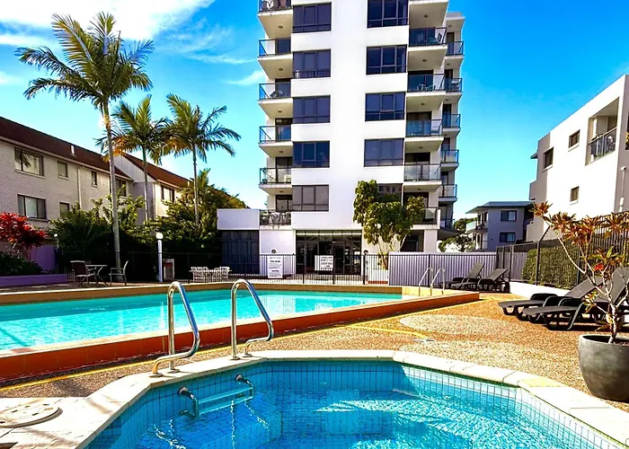Aqualine Apartments On The Broadwater