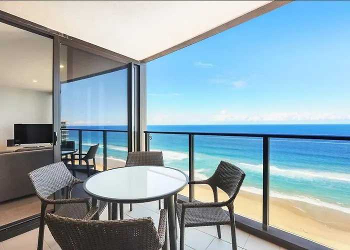 Amazing Ocean View Apartment In Surfers Paradise