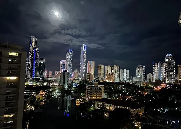 Amazing Views Surfers Paradise 2 Bedroom Unit Close To Everything