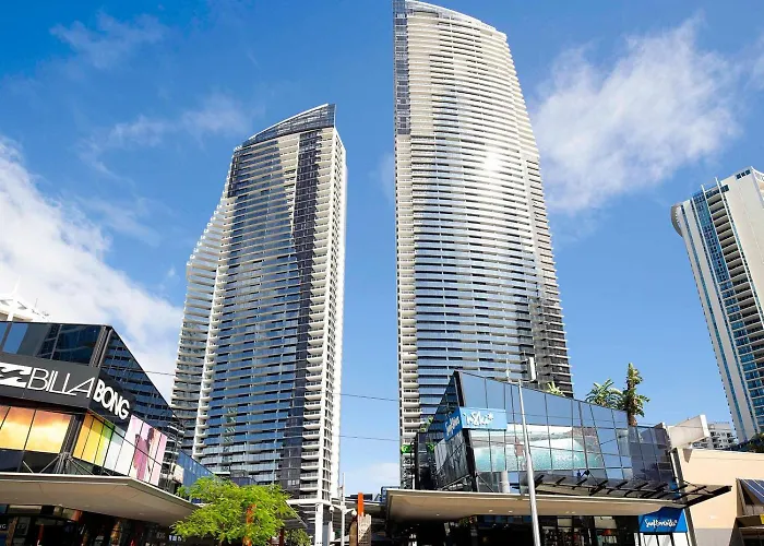 Circle On Cavill - Self Contained & Privately Managed Apartments - Wow Stay