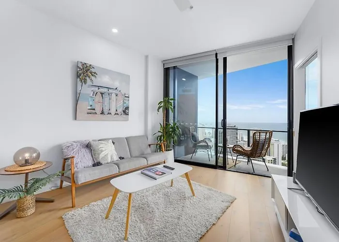 Coastal Chic 2 Bed Apt In Broadbeach