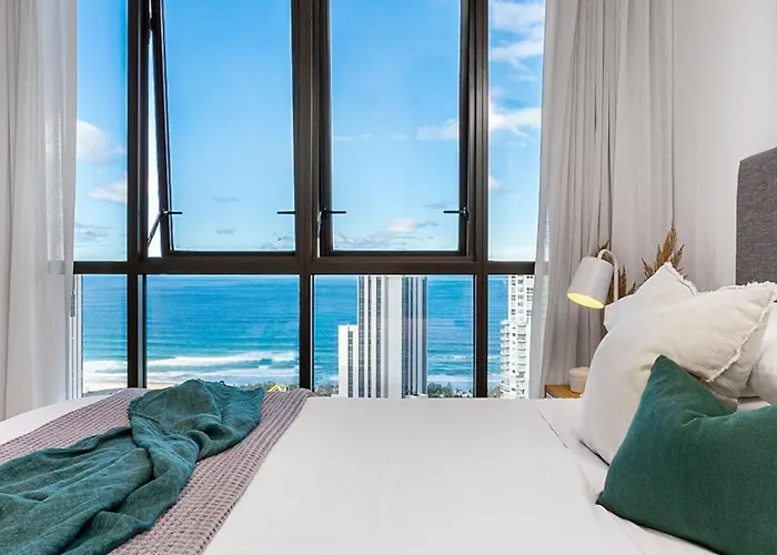 Modern Broadbeach Apartment With Amazing Views