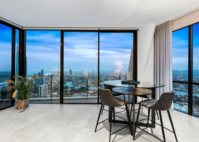 Circle On Cavill Sky High Ocean View Sub-Penthouses - Self Contained & Privately Managed - Wow Stay