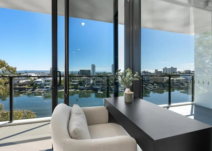 The Sunset - Brand New Modern Riverview 2 Bedroom With Free Parking Pool Gym