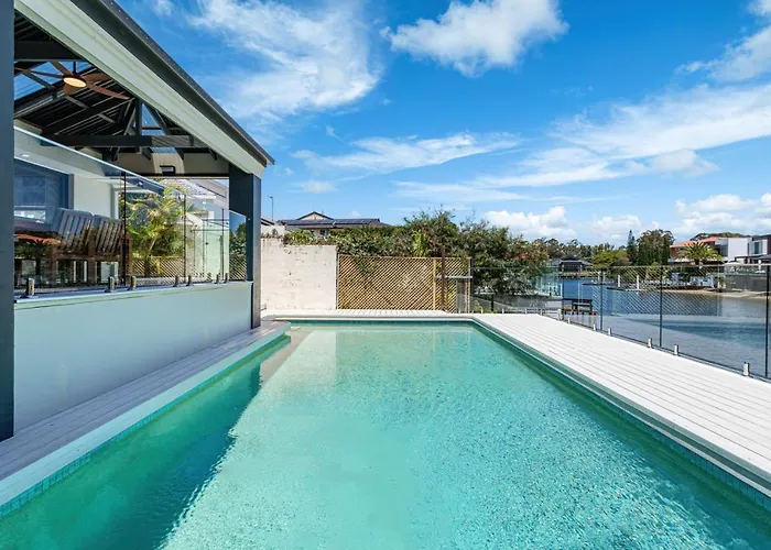 Luxury Waterside Oasis
