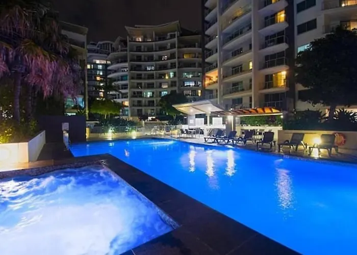 255 Sqm 3 Bedroom River Ocean View Surfers Paradise