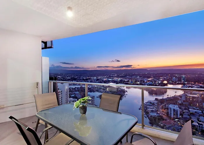 Beautiful Hinterland Views! - Circle On Cavill - Self Contained & Privately Managed Apartments
