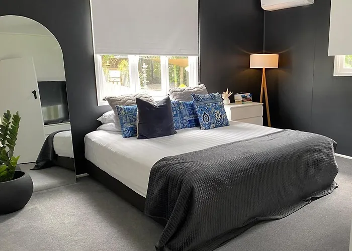 3 Bedroom Beach House - 200M To The Beach