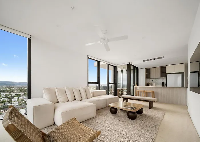 Seren - Luxury Ocean Views With Pool And Gym