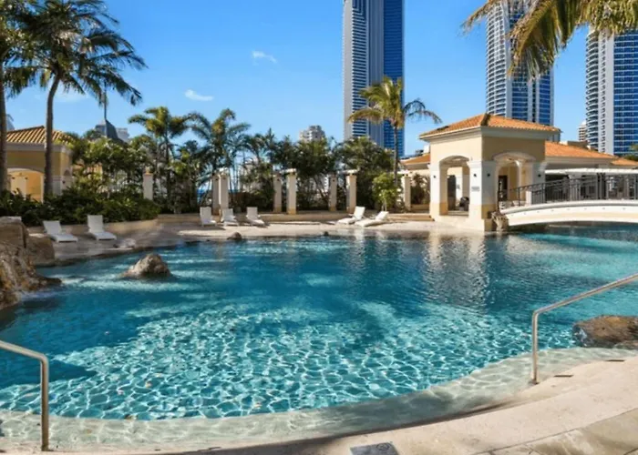 Chevron Renaissance - Spacious 2 Bedroom Haven - Coasthm