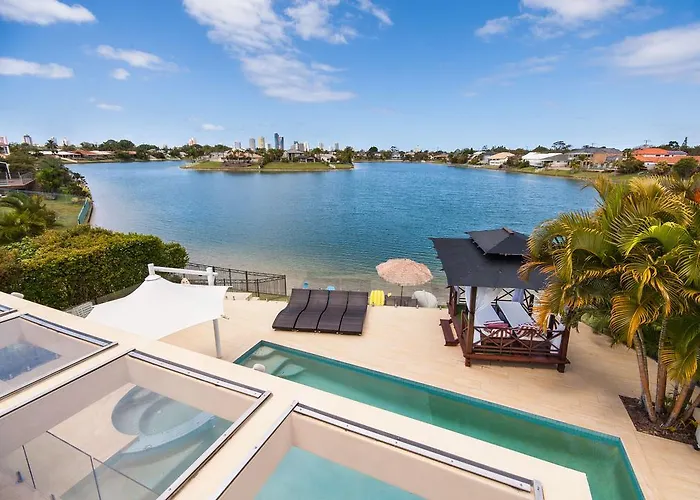 Broadbeach Waterfront Holiday House