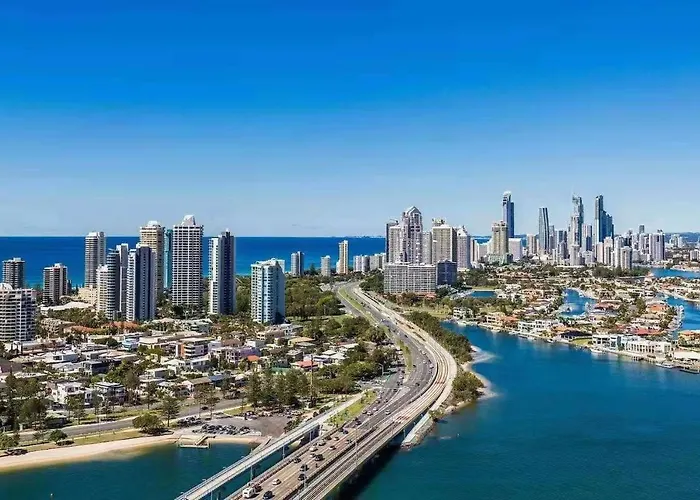 Ocean View Apartment Southport