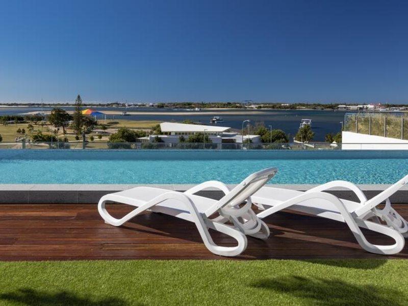 Sky Broadwater 4*