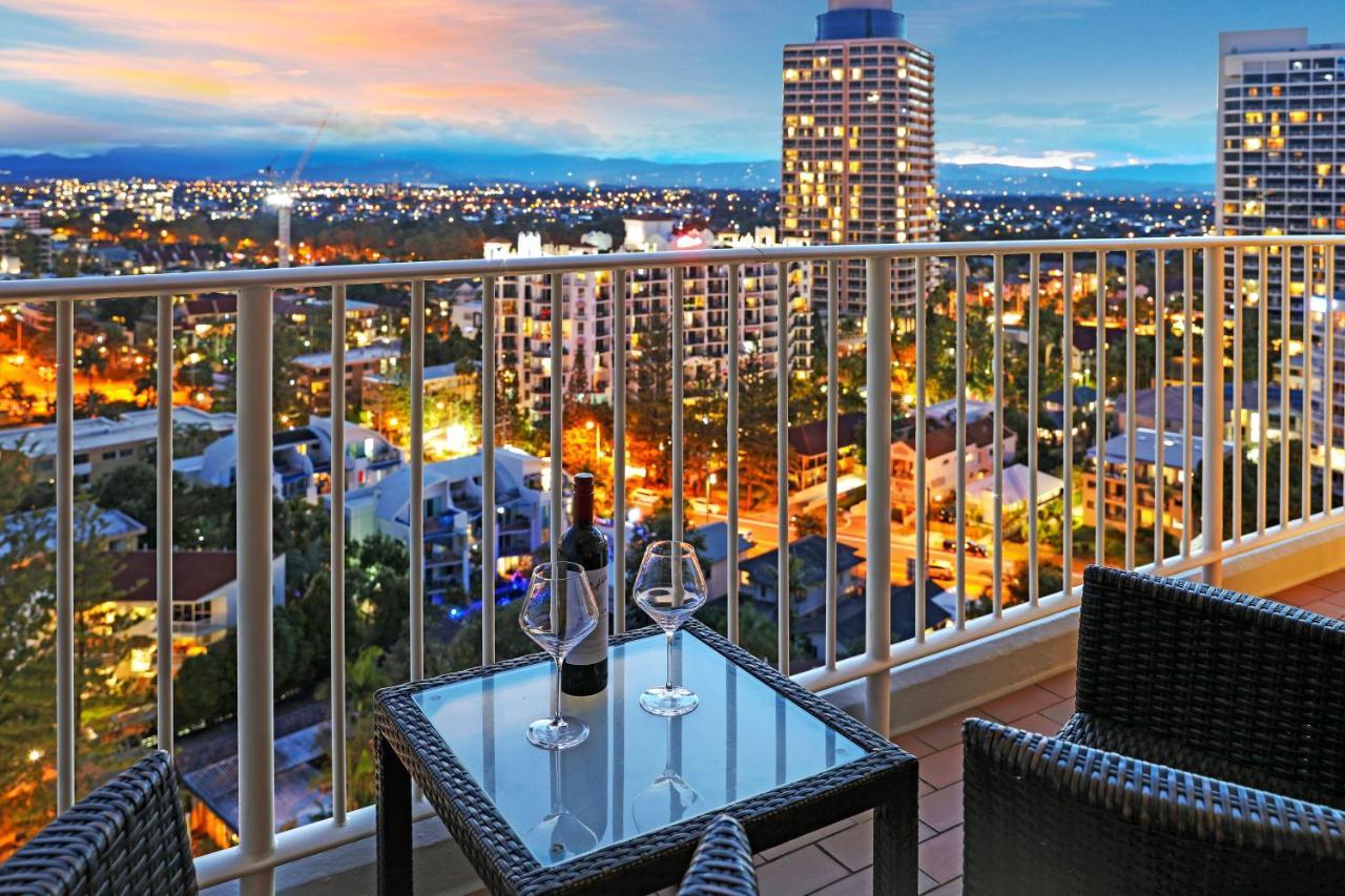 Aparthotel Breakers North Absolute Beachfront - Official Gold Coast