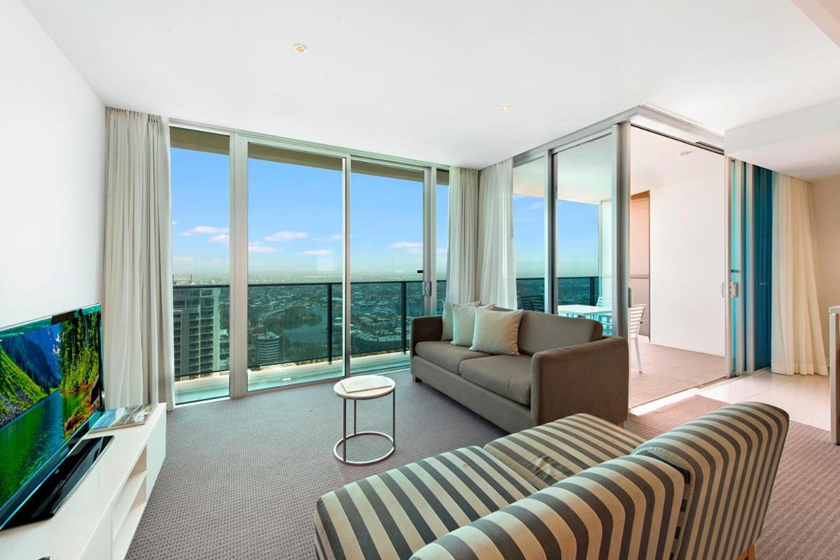Hotel Luxury With Ocean View In Surfers Paradise