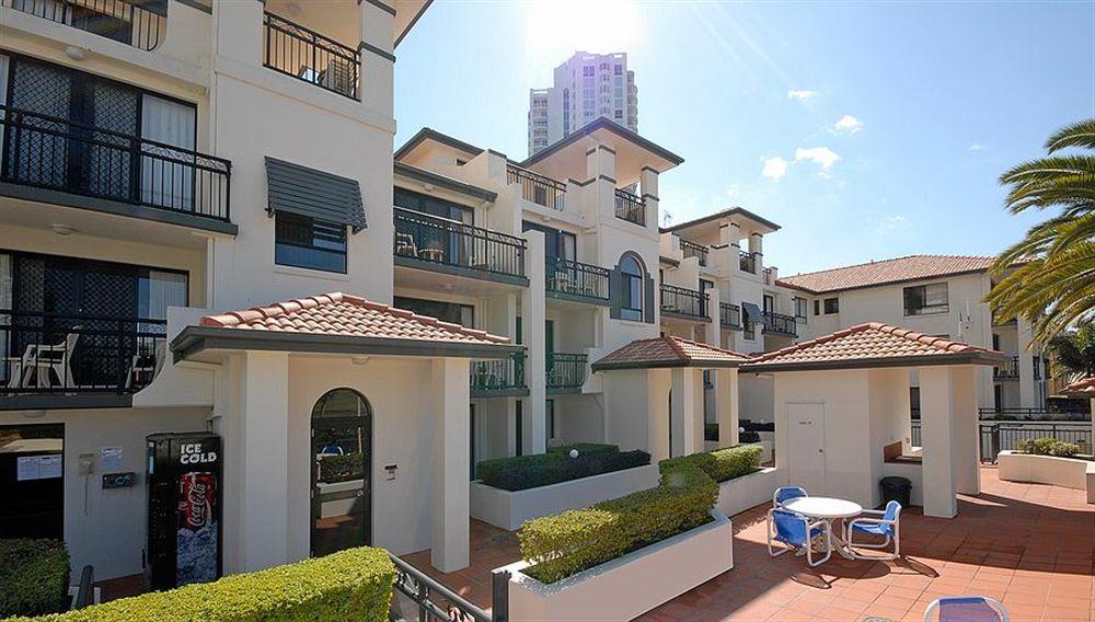 Island Aparthotel Gold Coast