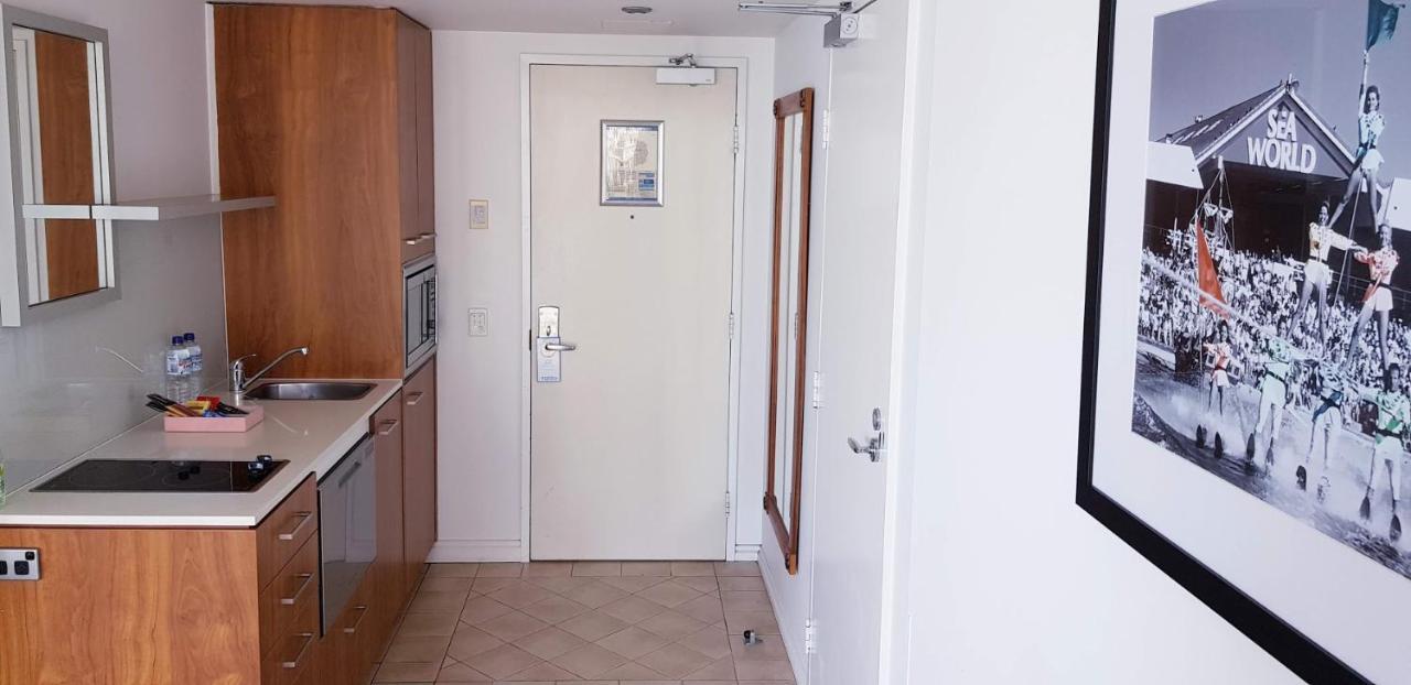 Legends Units With Panoramic Ocean Views In Surfers Paradise Gold Coast