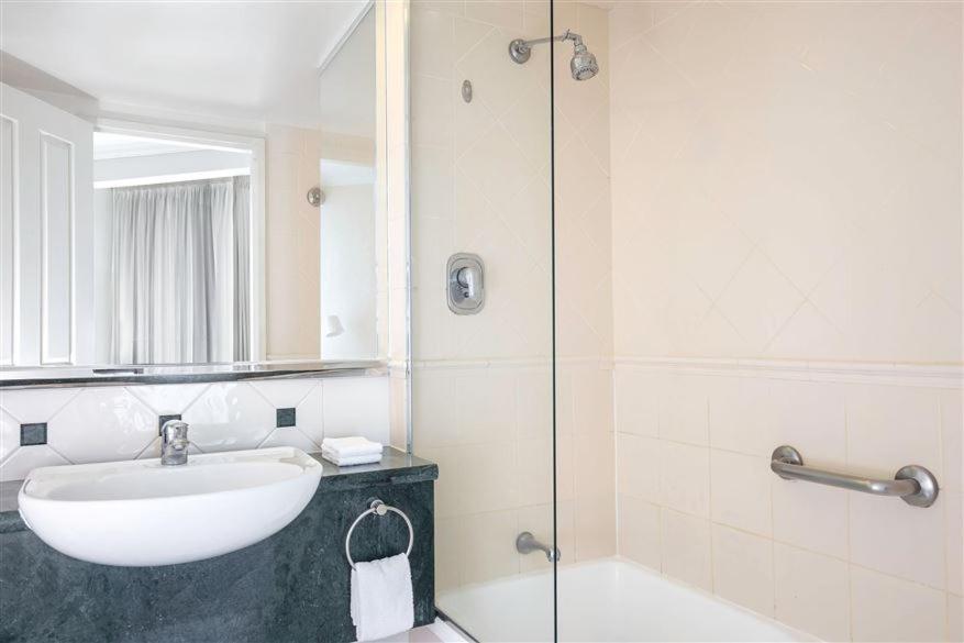 Legends Units With Panoramic Ocean Views In Surfers Paradise Gold Coast