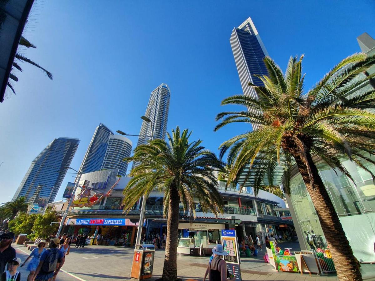 High-end In The Soul Of Surfers Paradise Apartment