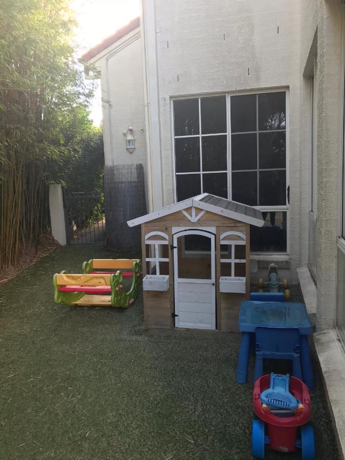 Broadbeach Waterfront Holiday House * Gold Coast