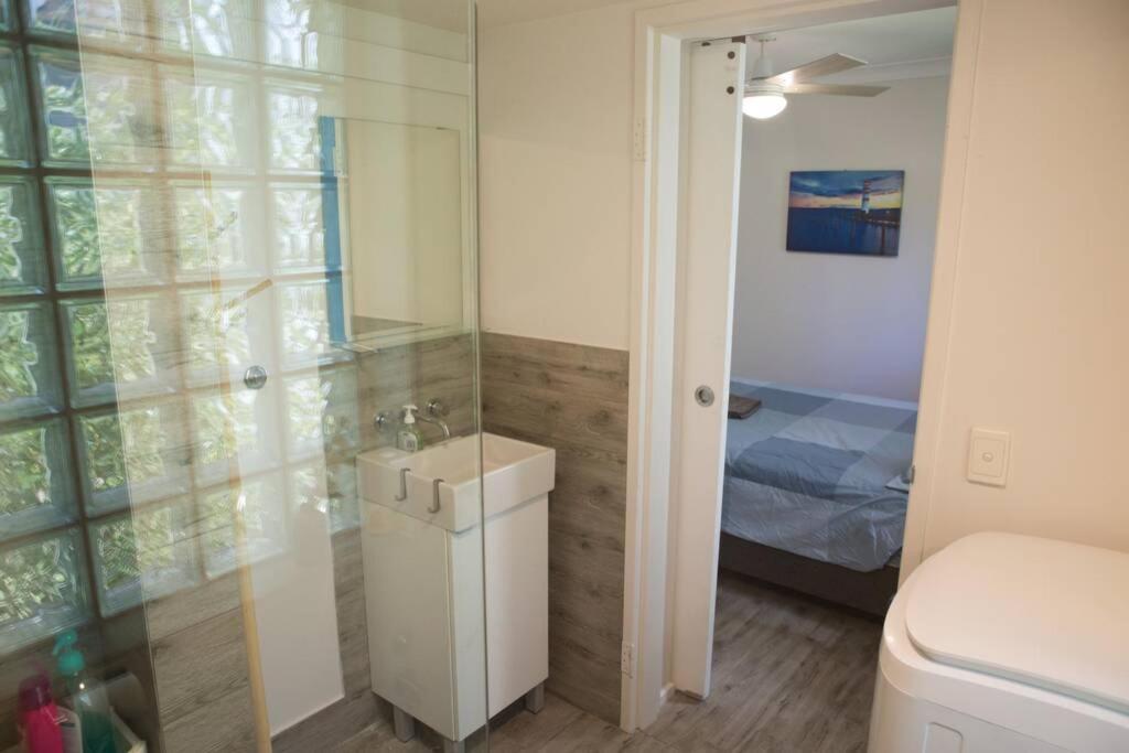 Surfers Paradise Self Contained 1 Bed Unit Apartment Gold Coast