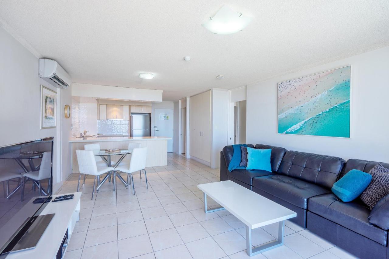 One The Esplanade On Surfers Paradise