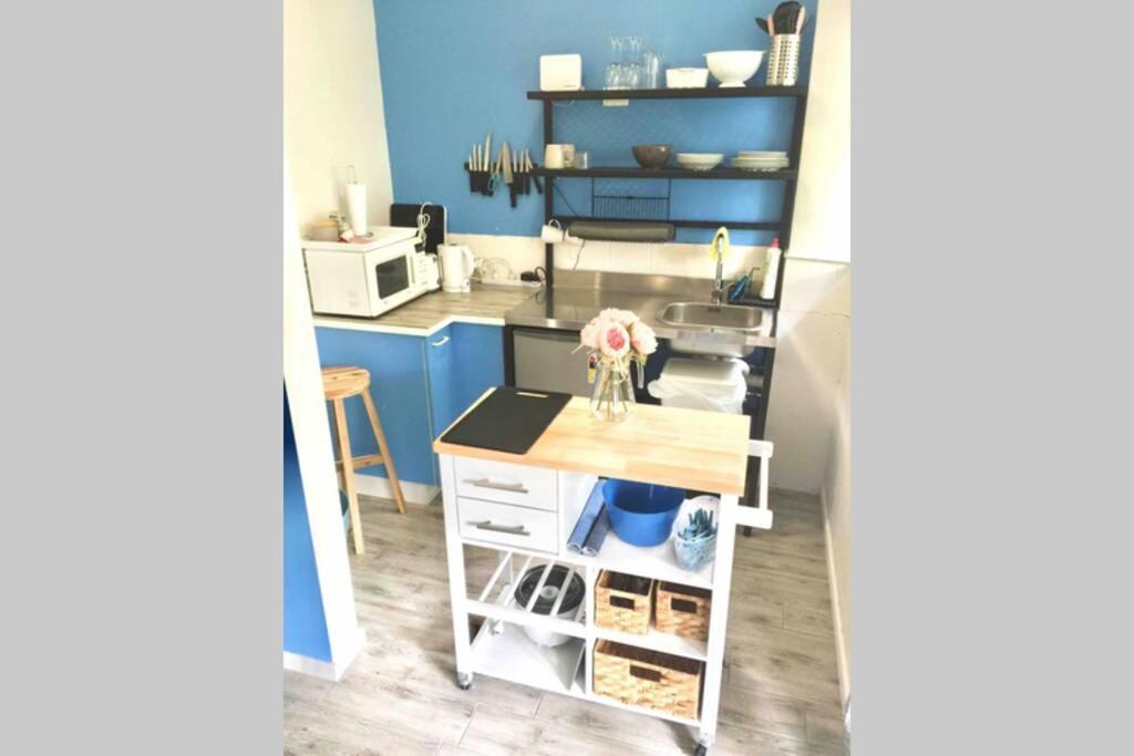 Surfers Paradise Self Contained 1 Bed Unit * Gold Coast