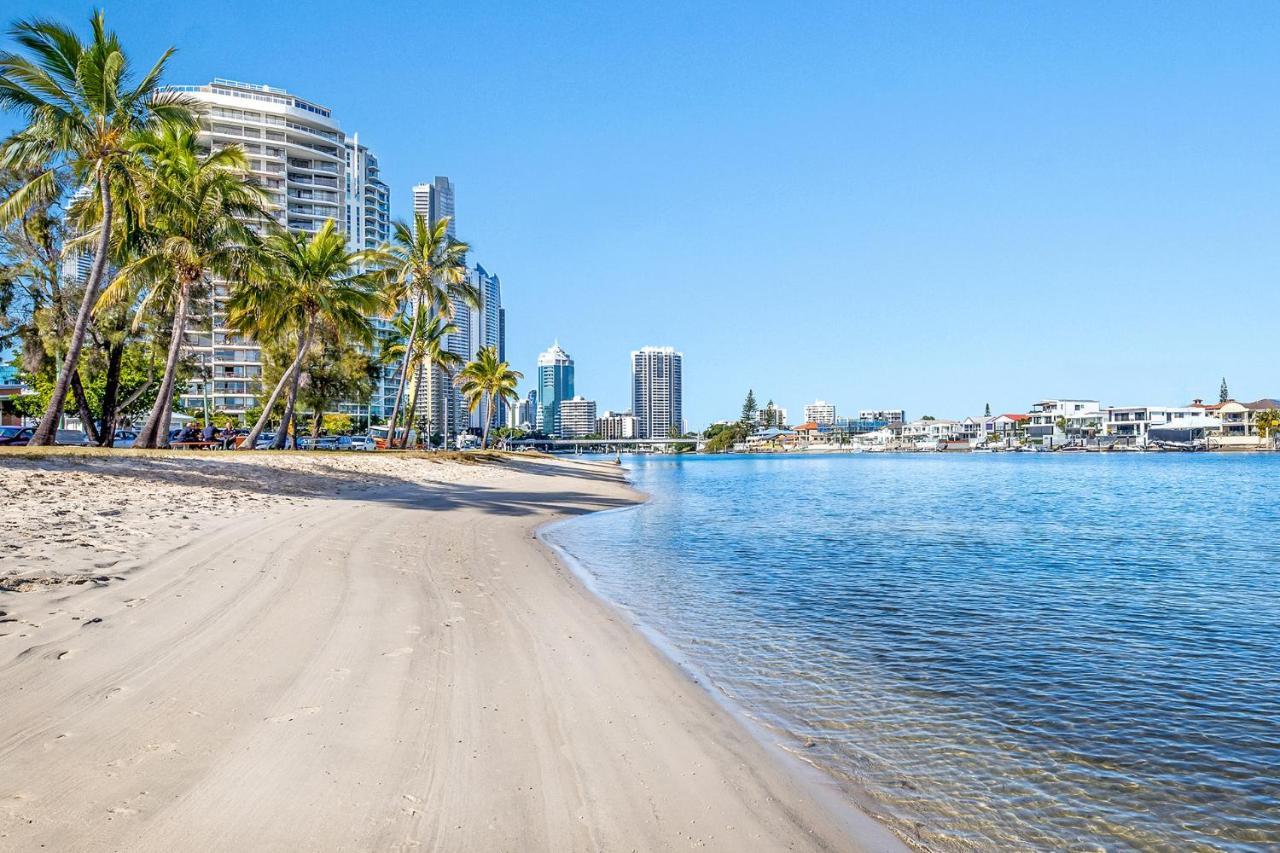 Crown Towers Apartamento