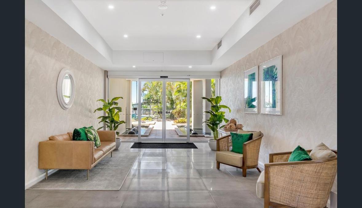 The Pinnacle Apartment *