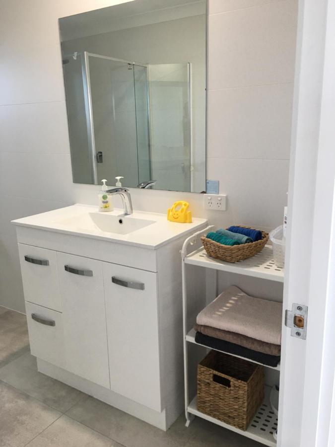 2bd Family Or Couple Upstairs Near Turf Club, Hota In Bundall