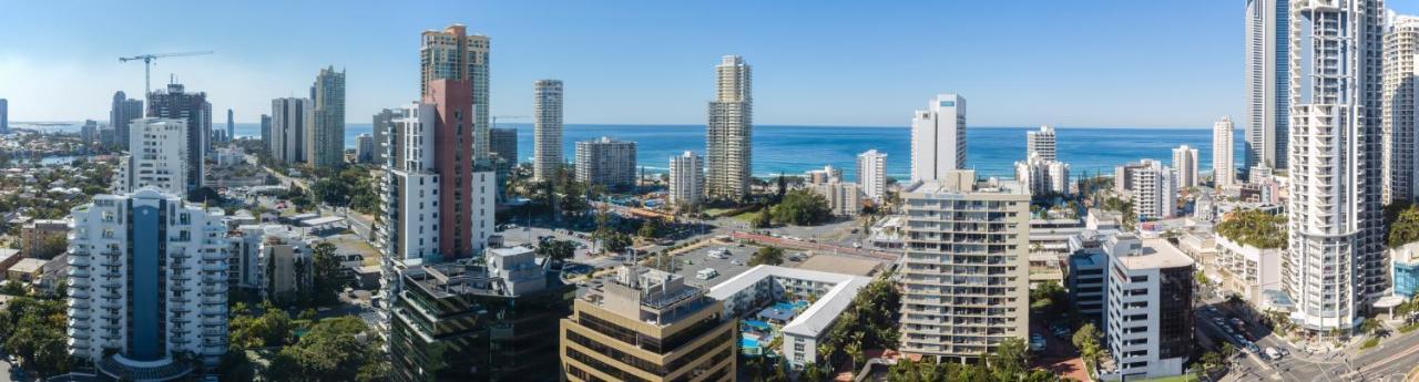 Snooker Surfers Paradise Apartment