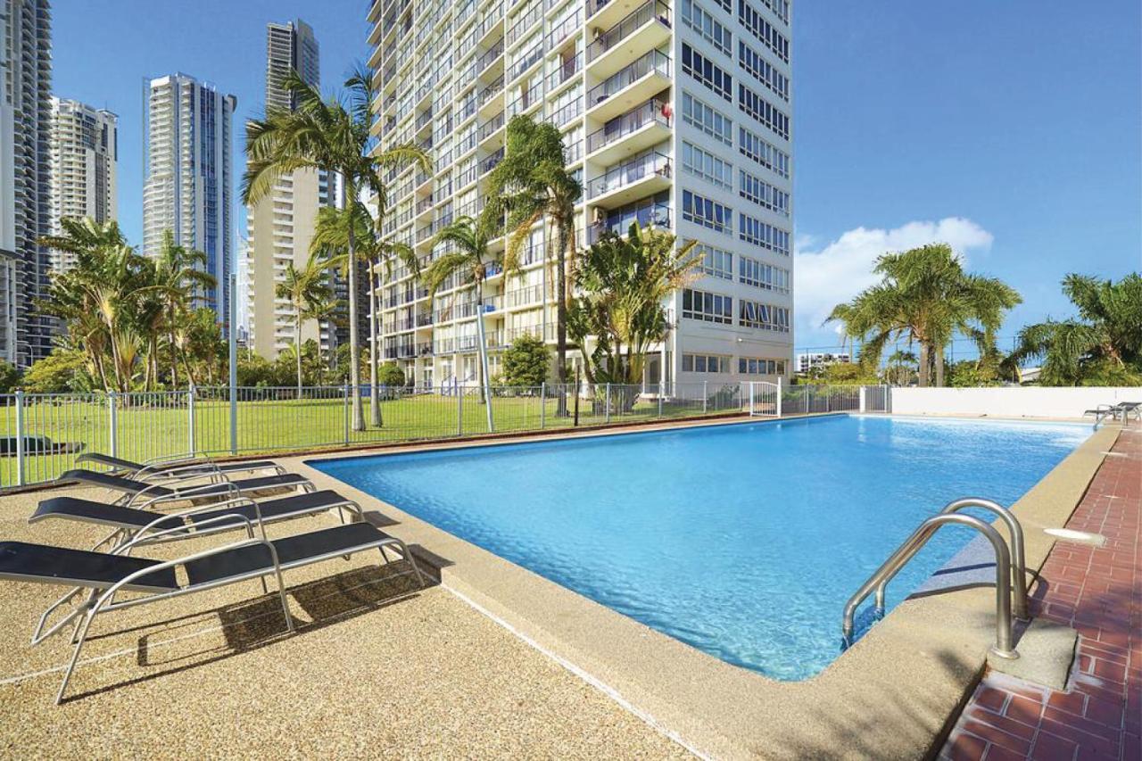 Apartment Snooker Surfers Paradise Gold Coast