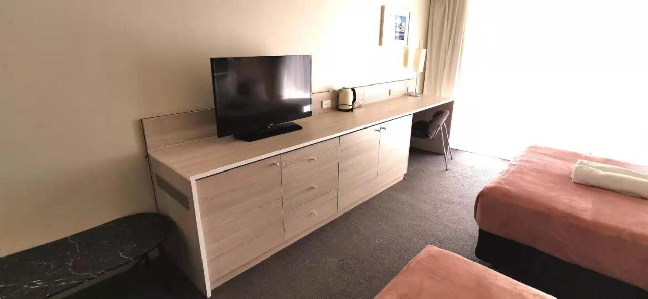 Studio 100 Meters From Beach At Surfers Paradise *